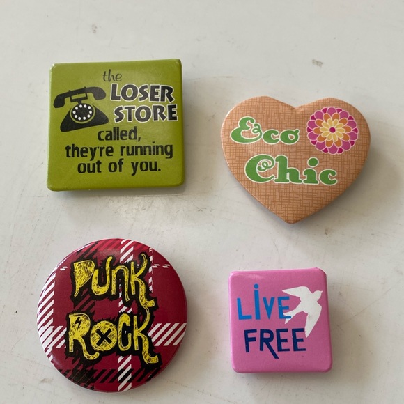 Vintage Novelty Button Pins Bundle of 4 - Picture 1 of 7
